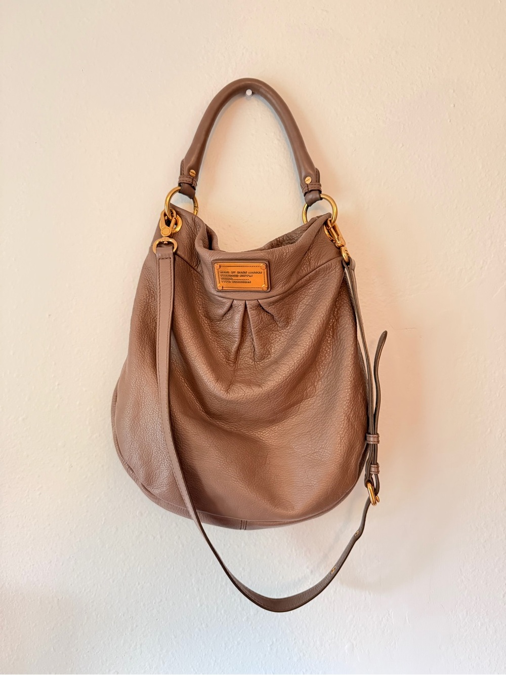 Marc By Marc Jacobs Classic Q Hillier Hobo in Soft Taupe Gold Hardware